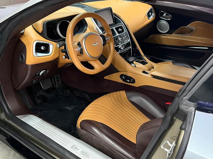Aston Martin DB11 2016 5.2T shou fa ban