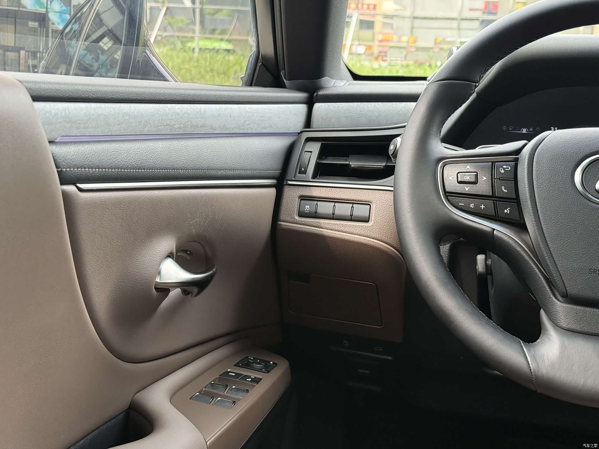 Lexus ES, 2025 15