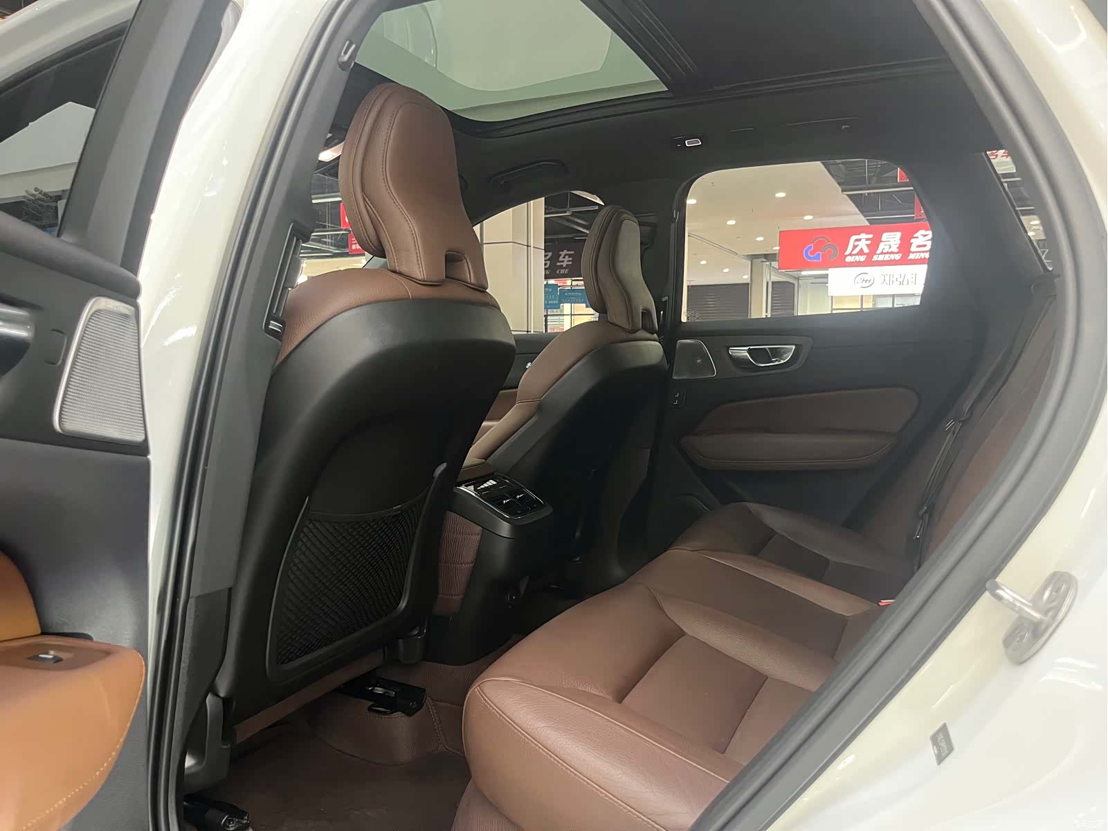 Volvo XC60, 2022 4