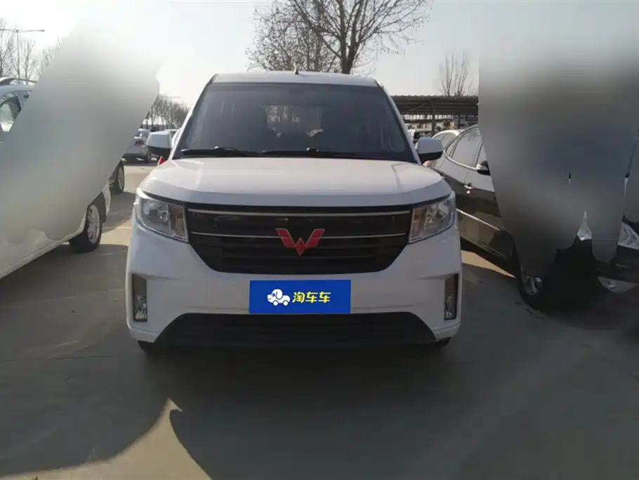 Wuling Wuling Hongguang PLUS