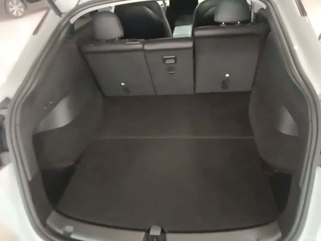 Tesla Model Y, 2022 19