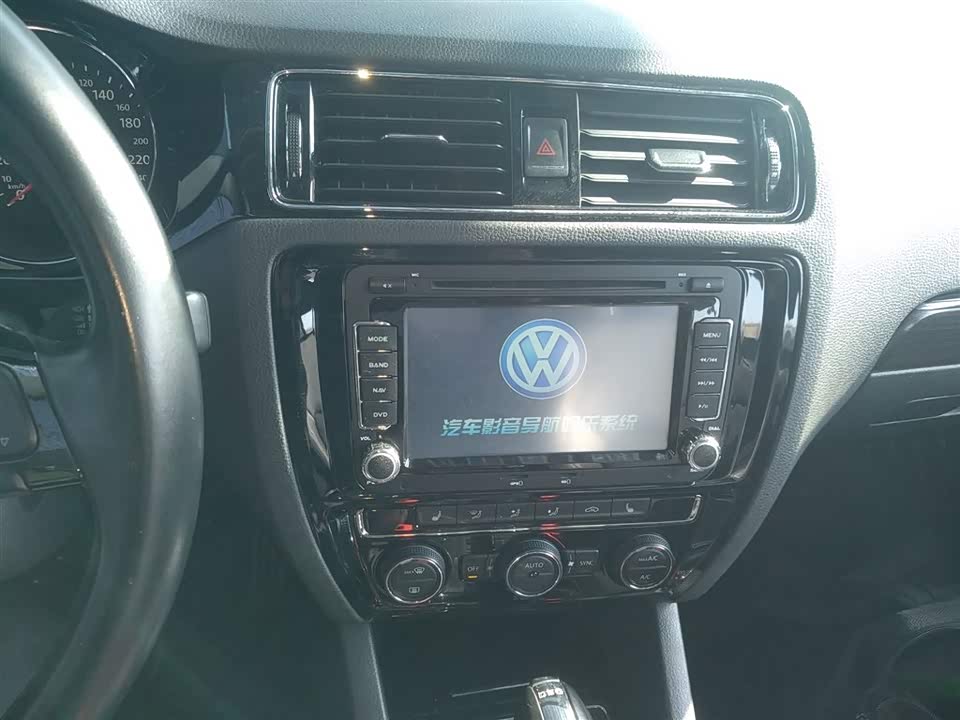 Volkswagen Sagitar