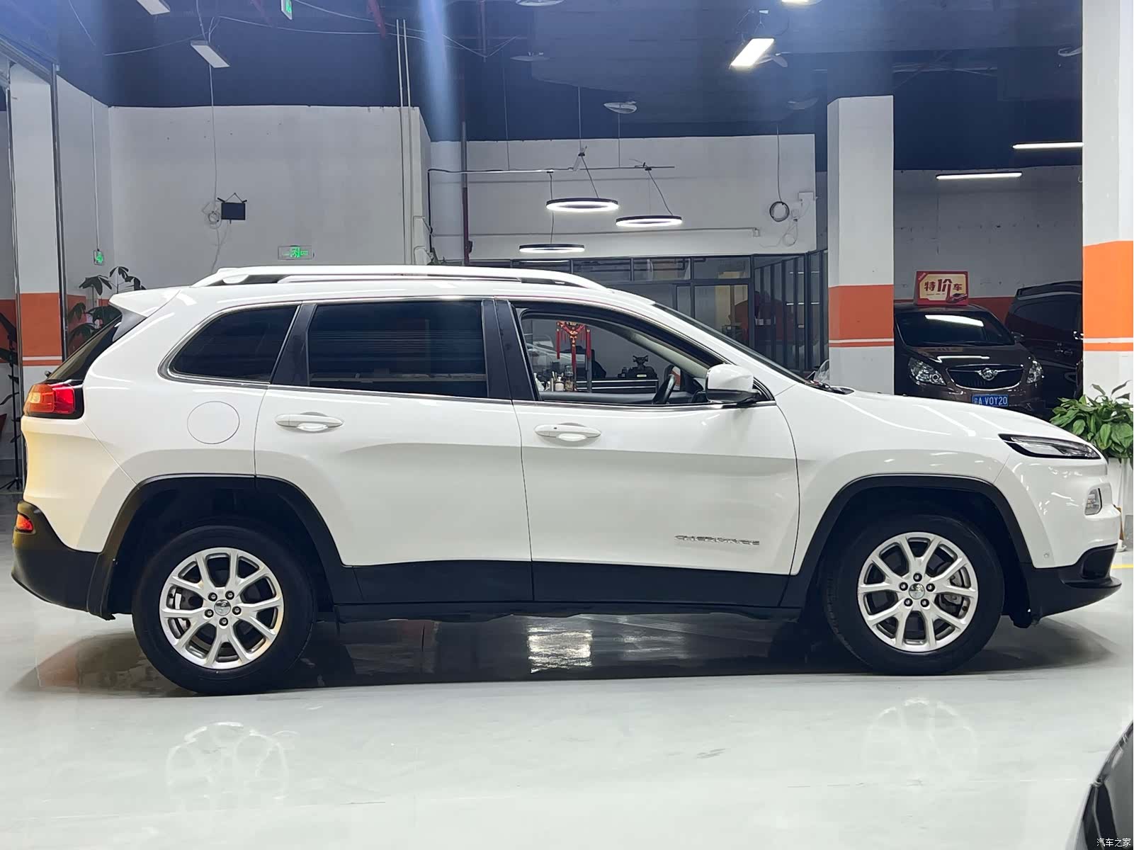 Jeep Cherokee, 2016 8