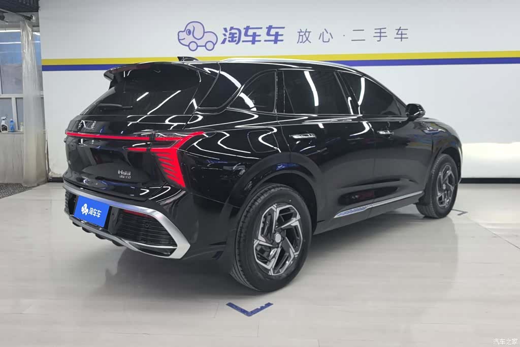 Hongqi HS3, 2025 3