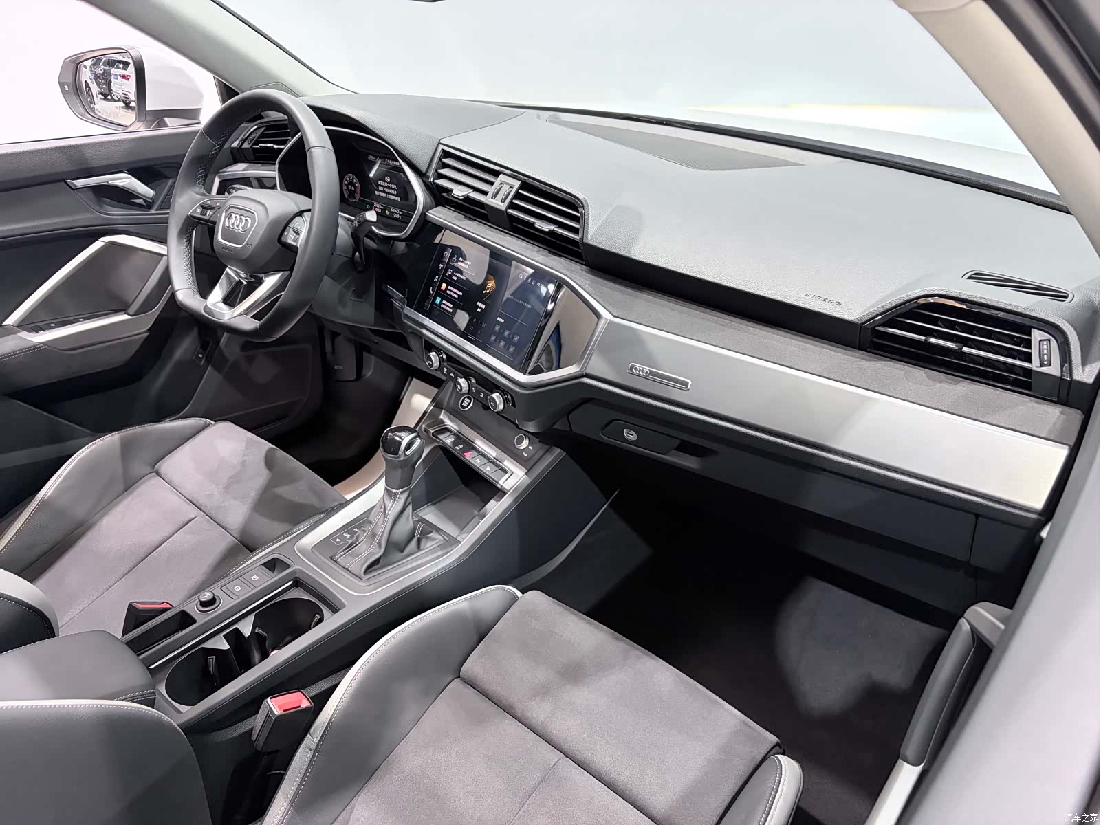 Audi Q3, 2022 19