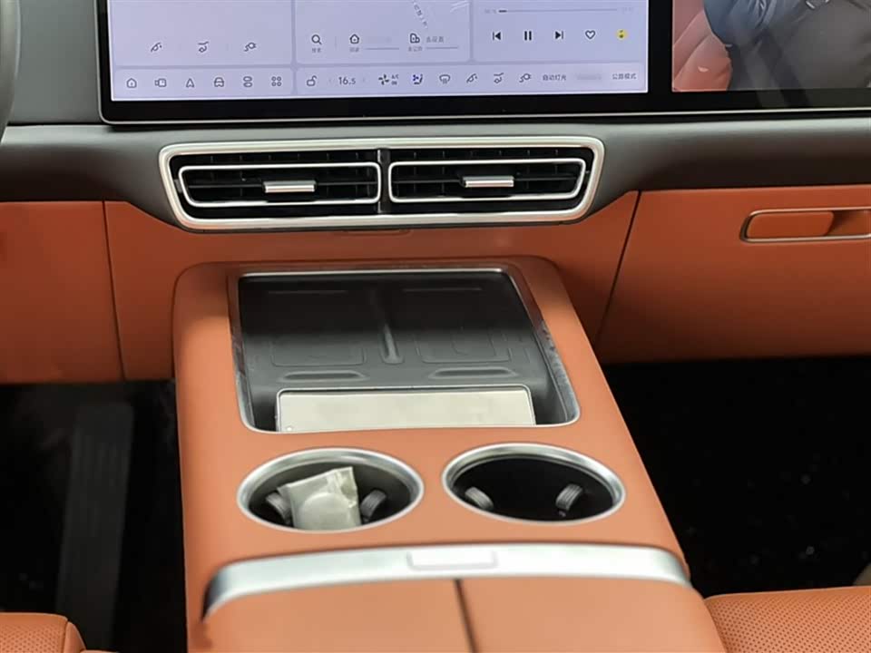 Li Auto Ideal L8