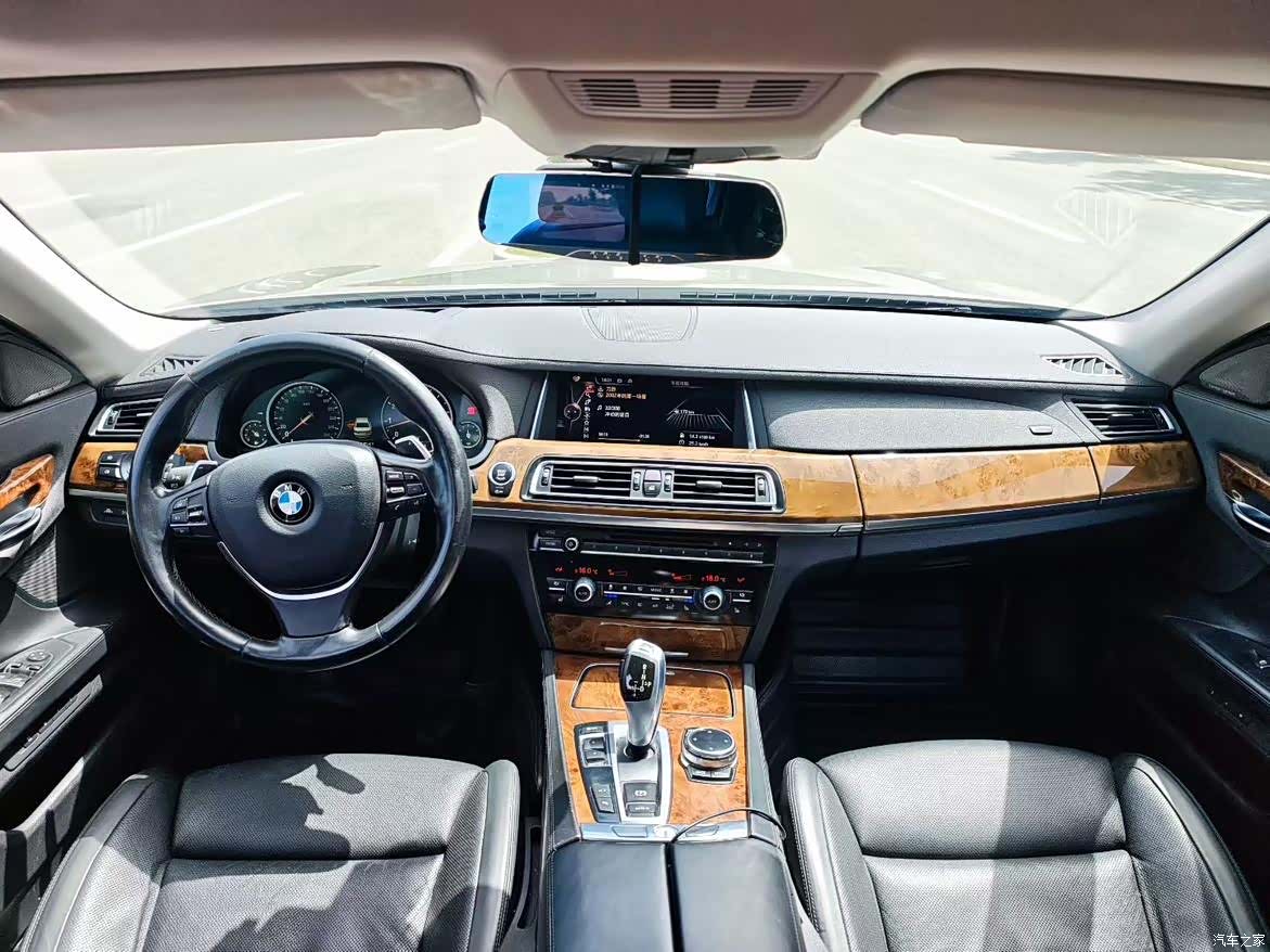 BMW 7 Series, 2015 все фото