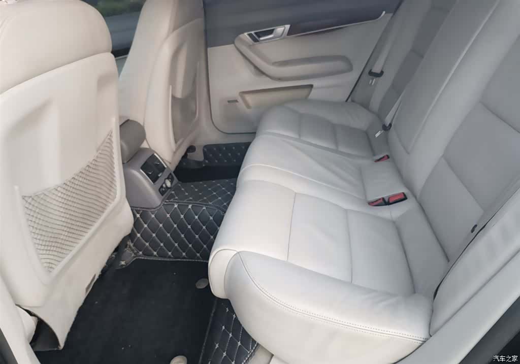 Audi A6L, 2010 15