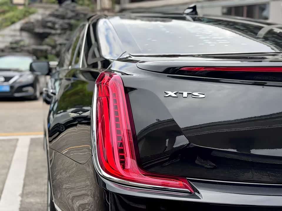 Cadillac XTS