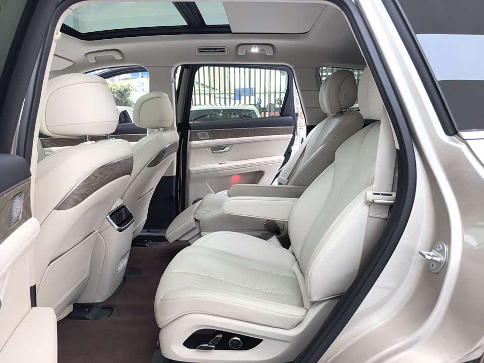 AITO Ask the world M7