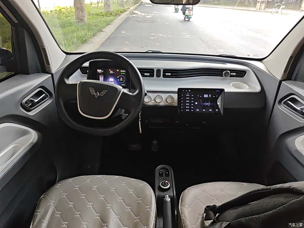 Wuling MINIEV, 2023 10