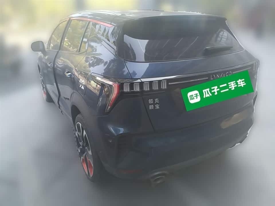 Lynk & Co 06