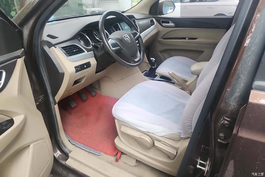 Wuling 730, 2017 9