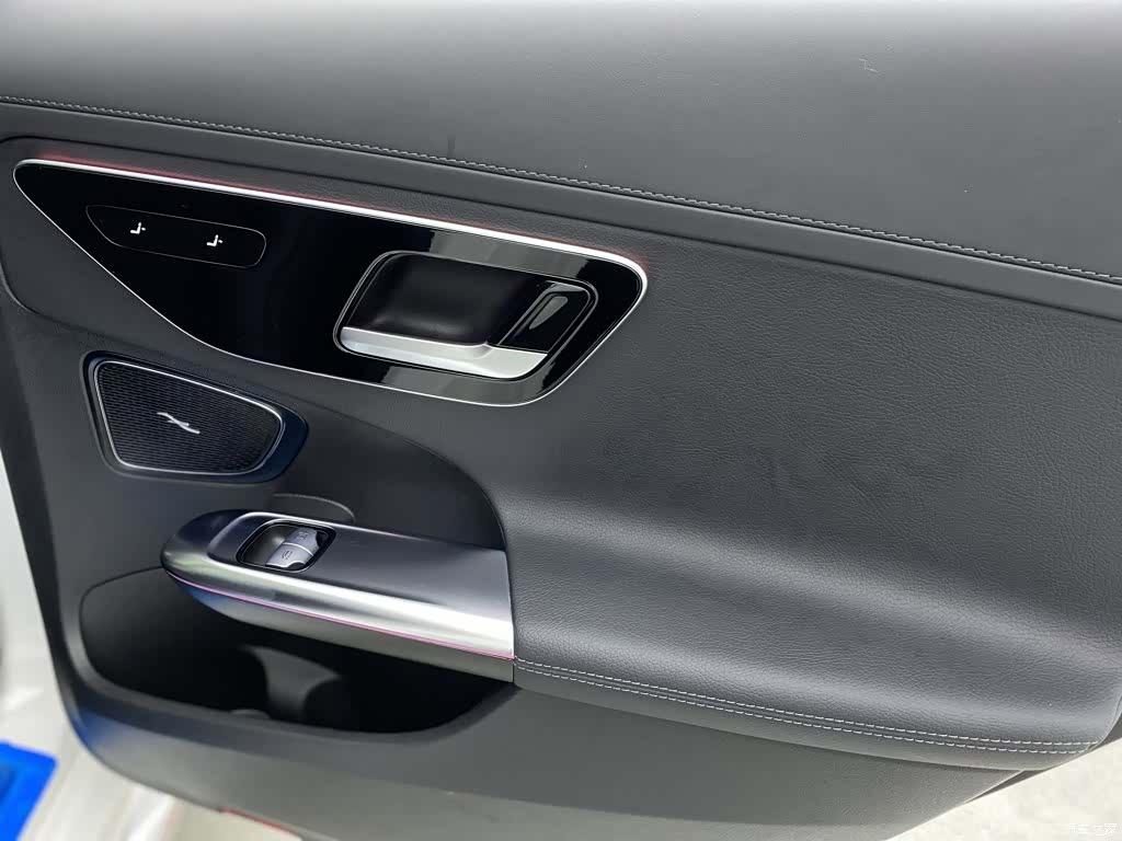 Mercedes-Benz C-Class, 2024 20