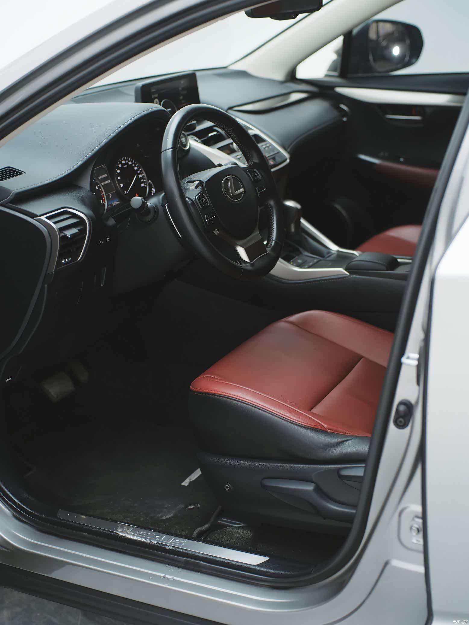 Lexus NX, 2020 19