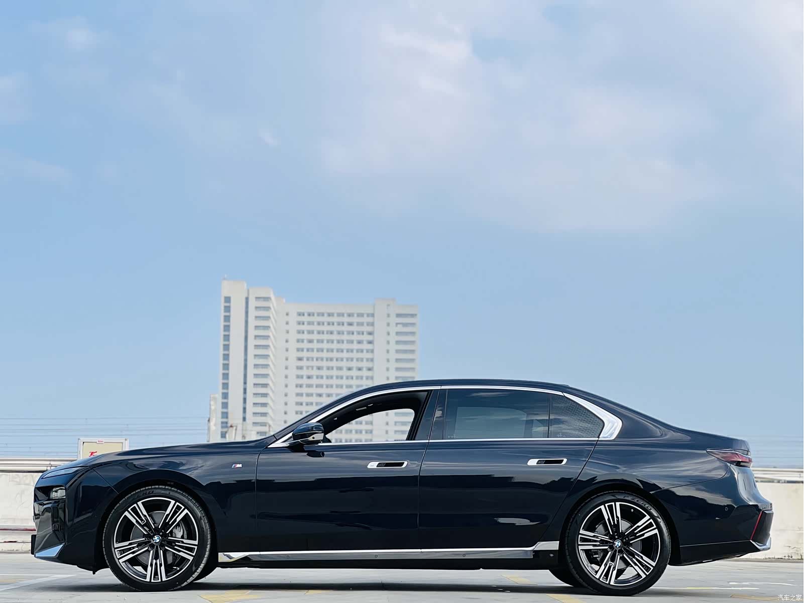BMW 7 Series, 2024 12