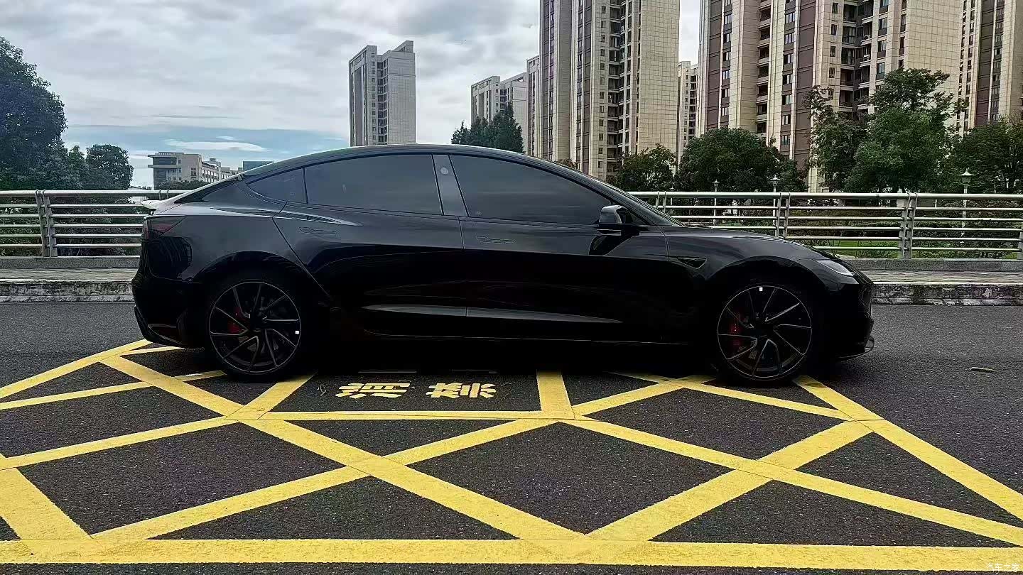 Tesla Model 3, 2026 все фото