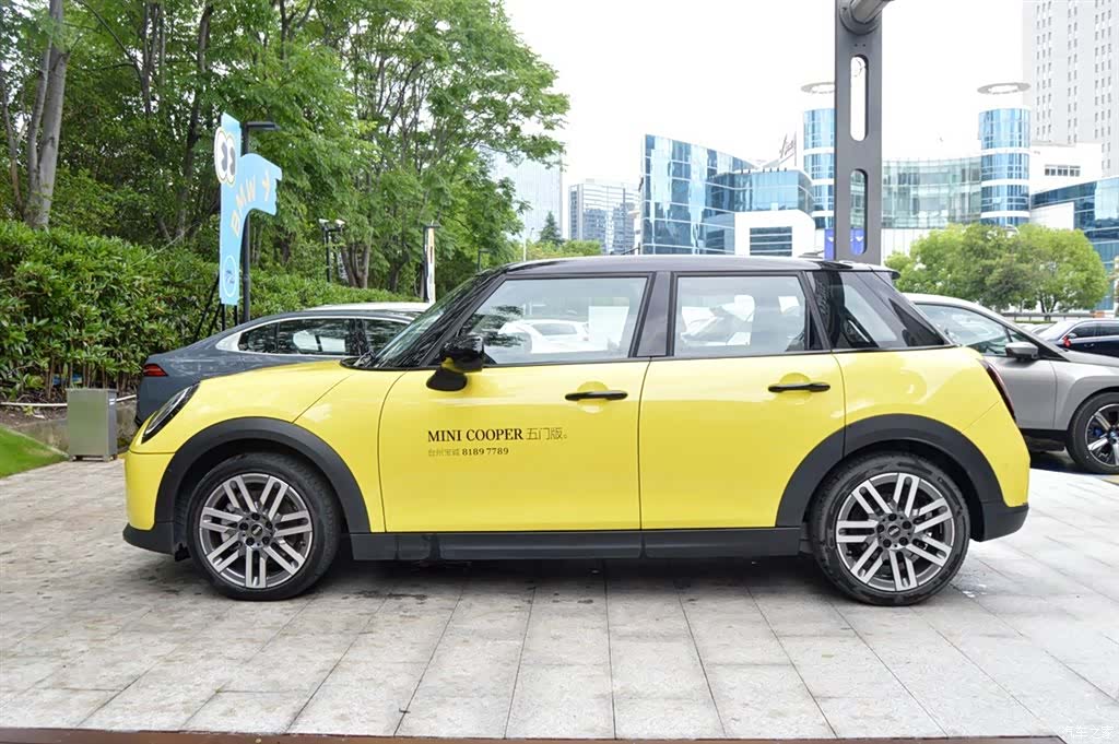 Mini Cooper, 2024 2