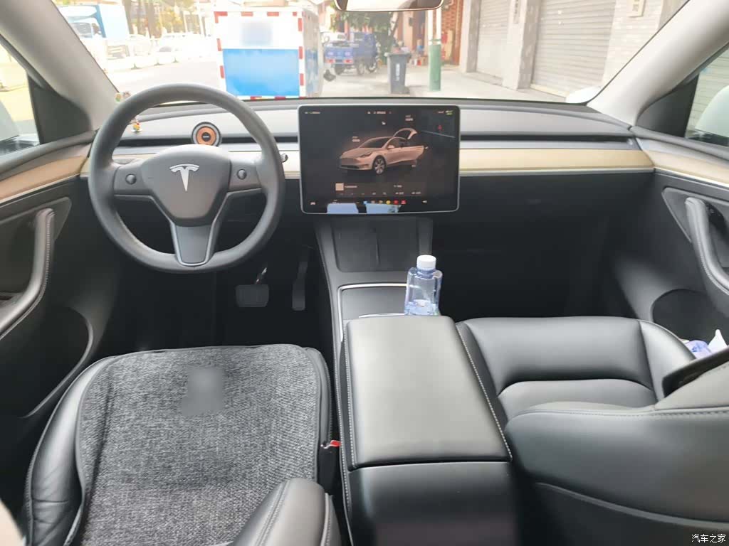 Tesla Model Y, 2022 все фото