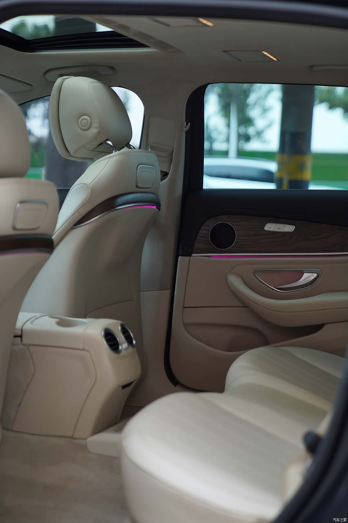 Mercedes-Benz E-Class, 2016 9