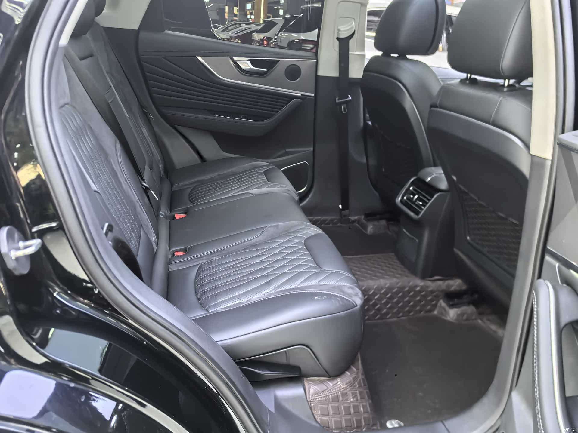 Hongqi HS5, 2024 17
