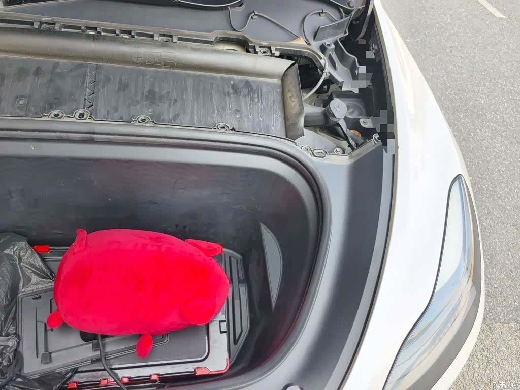 Tesla Model Y, 2022 23