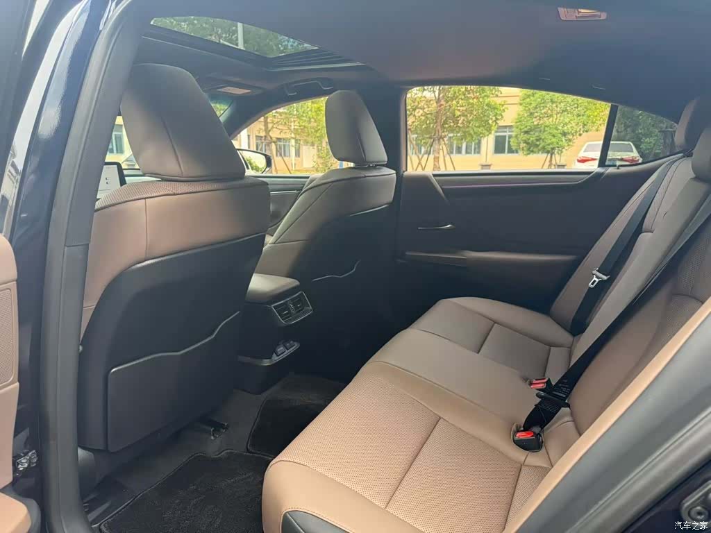 Lexus ES, 2025 все фото