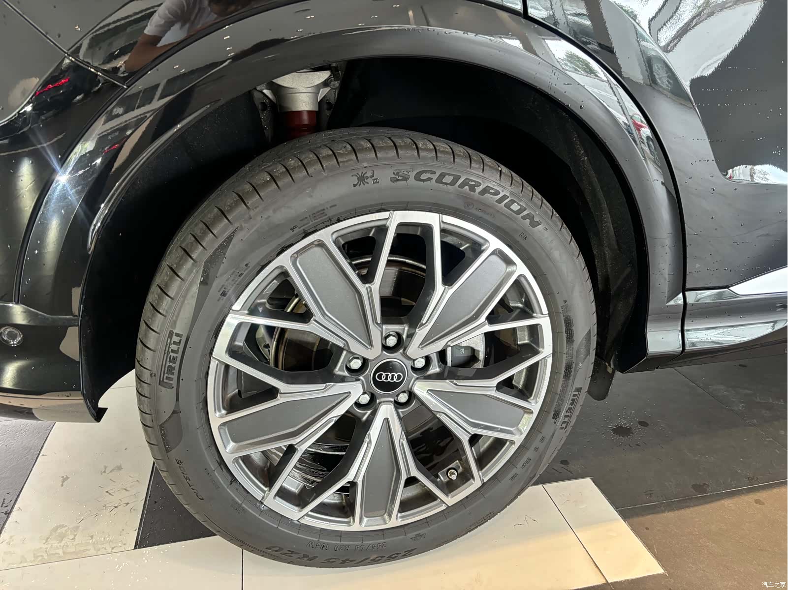 Audi Q5L, 2025 12
