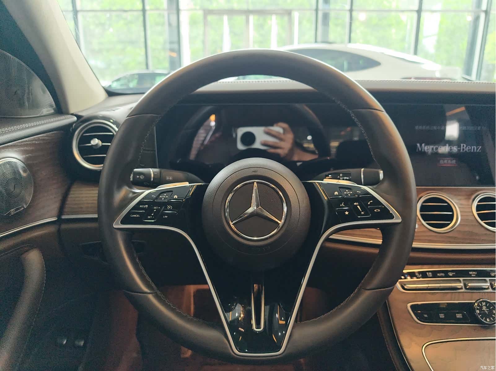 Mercedes-Benz E-Class, 2023 все фото