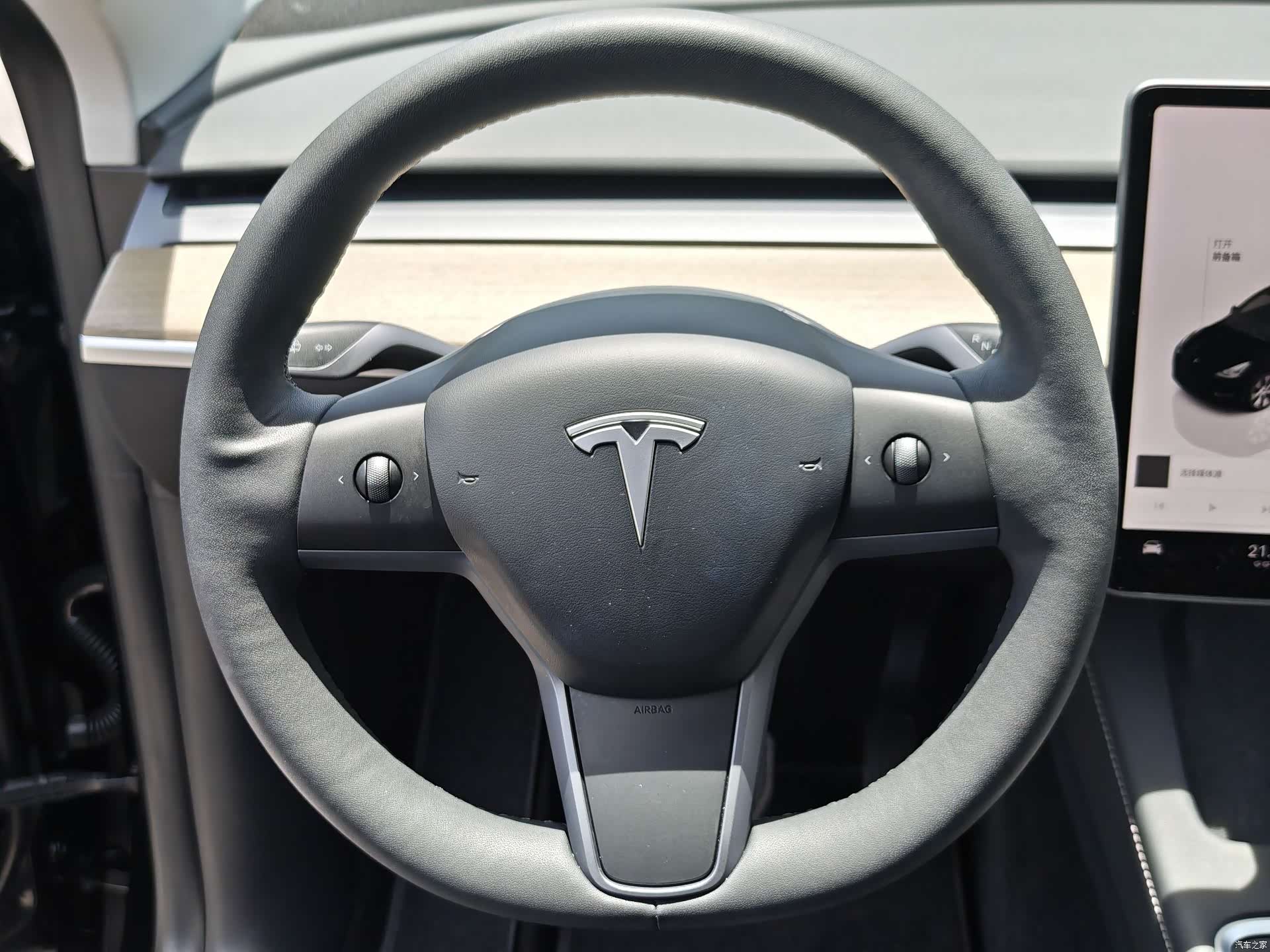 Tesla Model Y, 2023 14