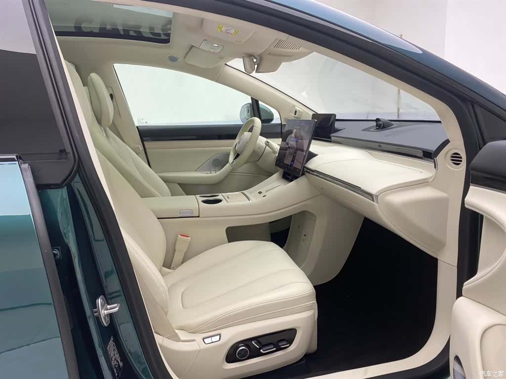 Luxeed R7, 2025 18