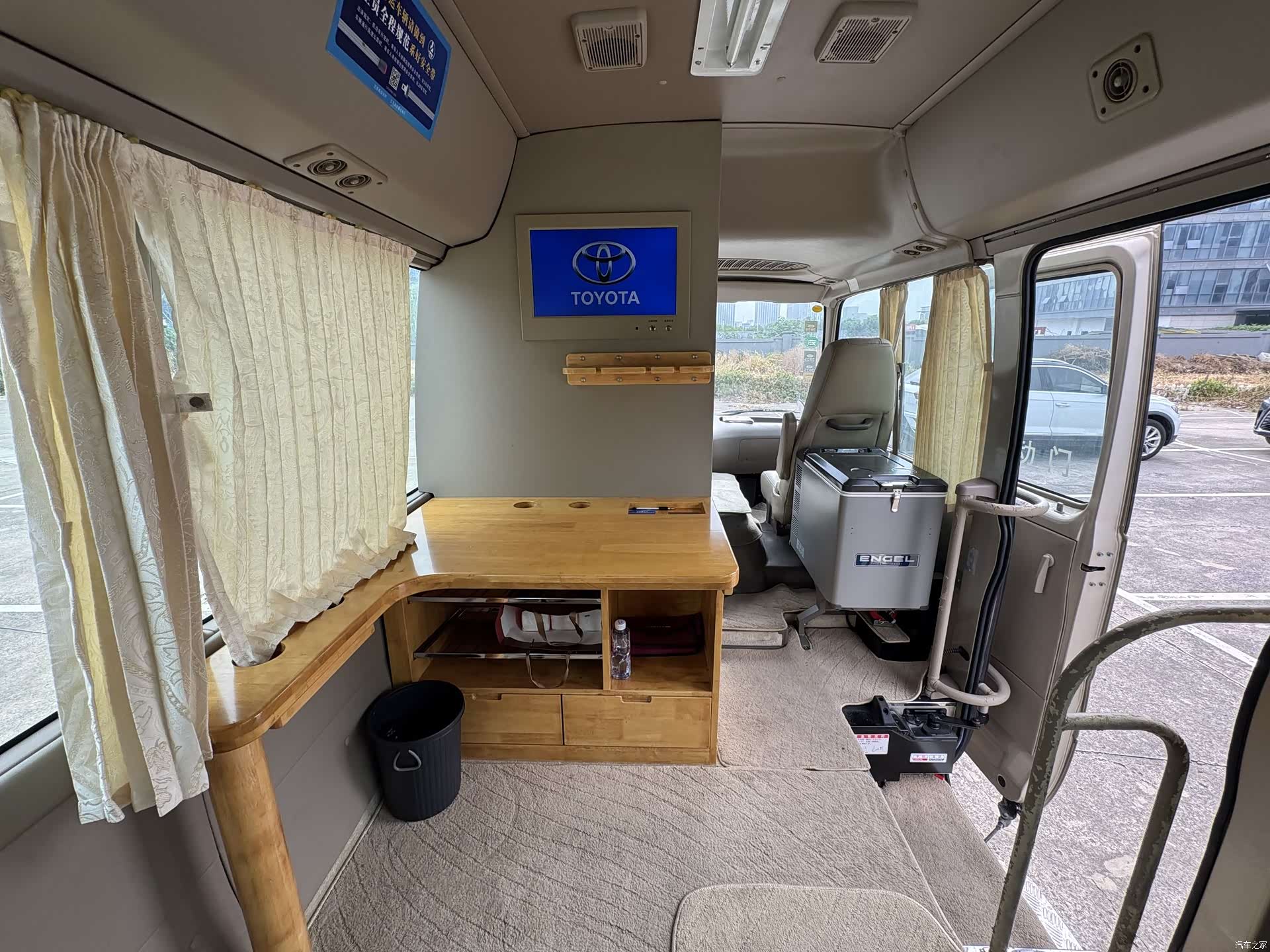 Toyota Coaster, 2011 15