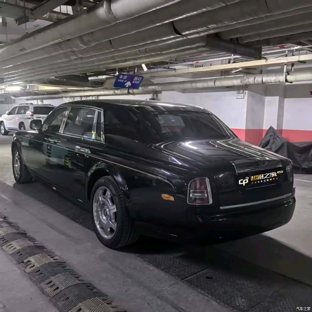 Rolls-Royce Phantom, 2012 4