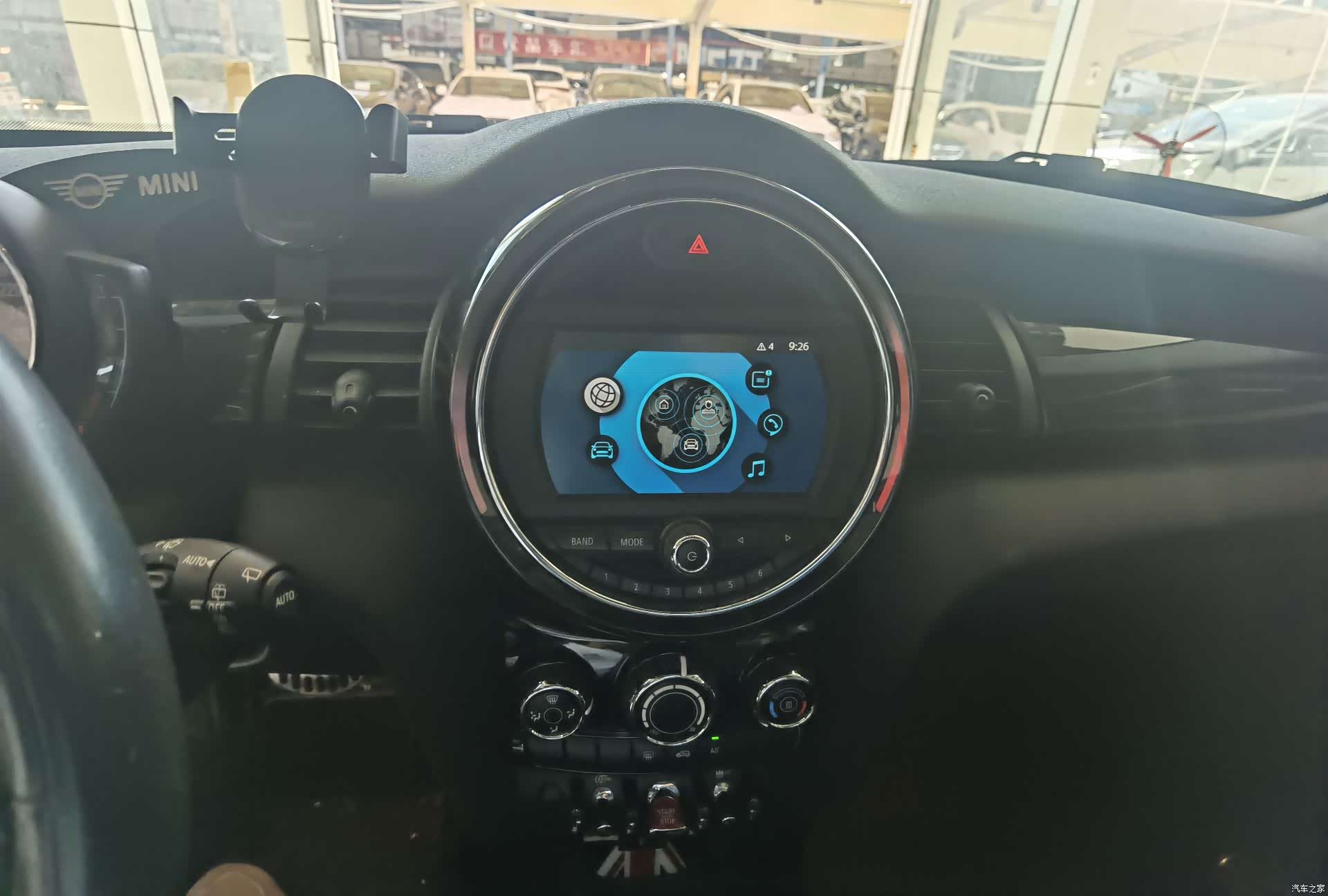 Mini ONE, 2019 9