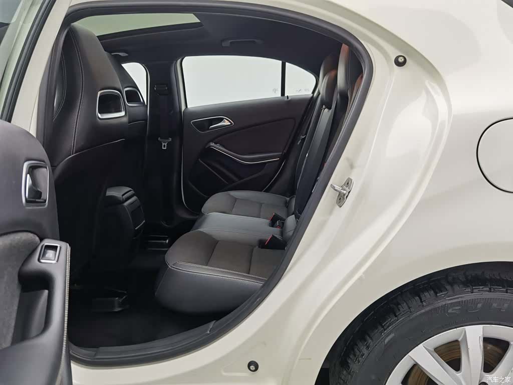 Mercedes-Benz A-Class, 2013 15