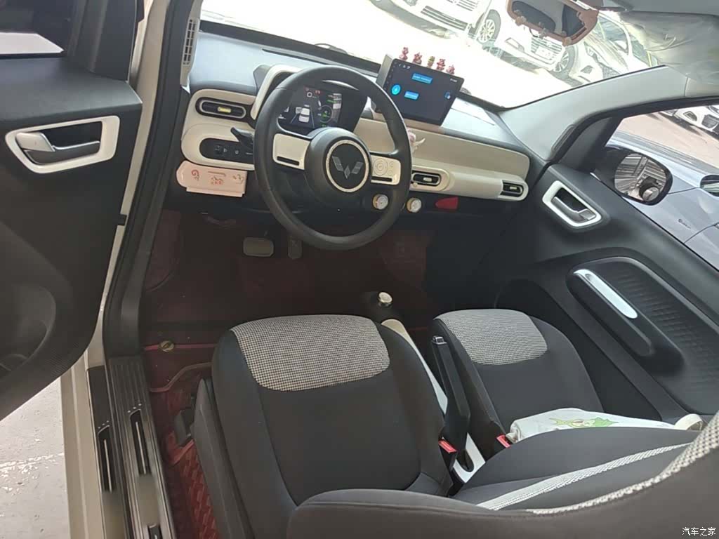 Wuling MINIEV, 2024 10