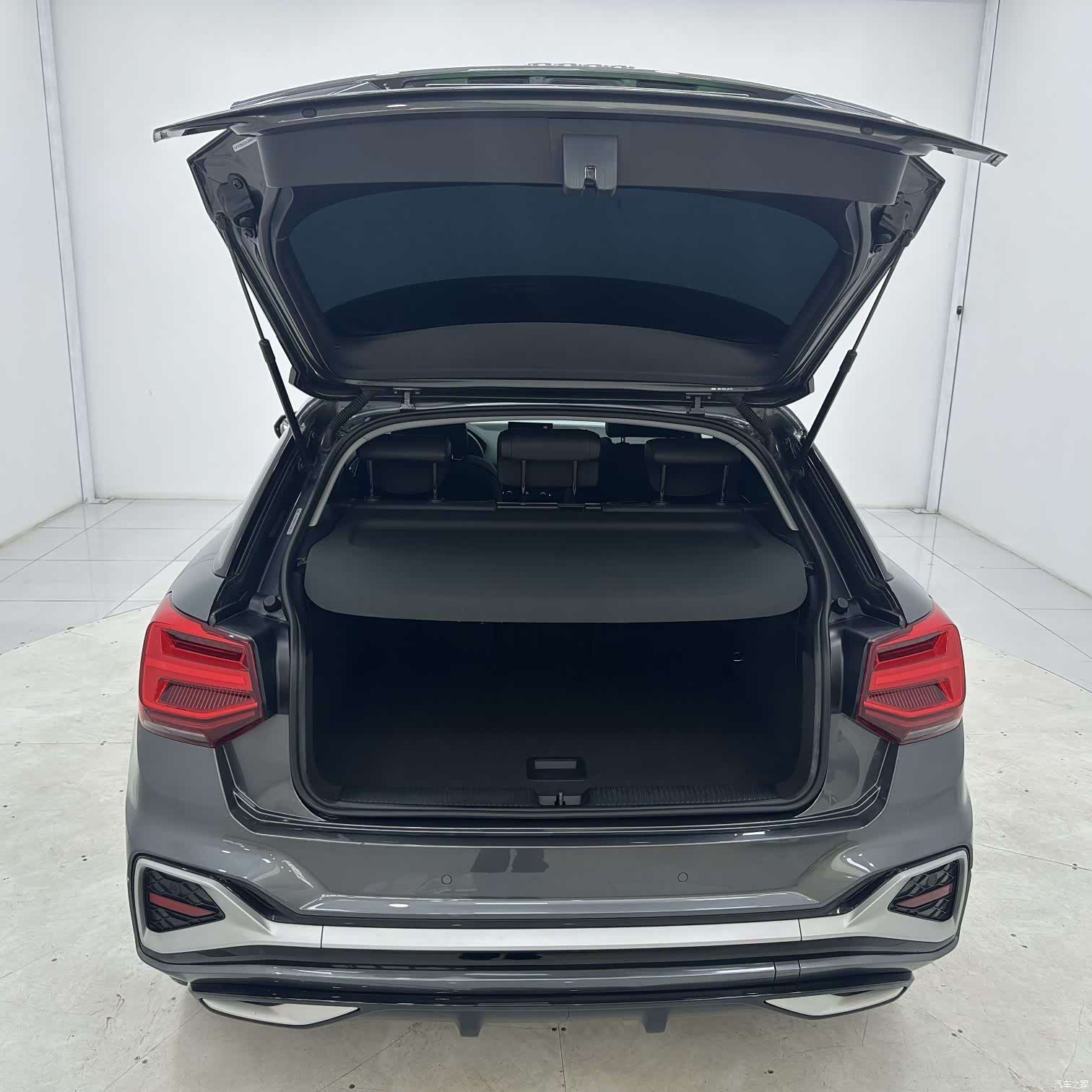 Audi Q2L, 2022 15