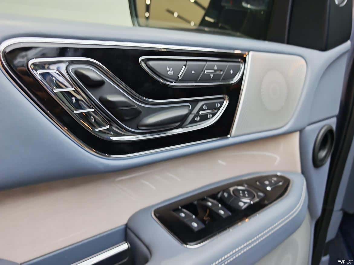 Lincoln Navigator, 2022 14