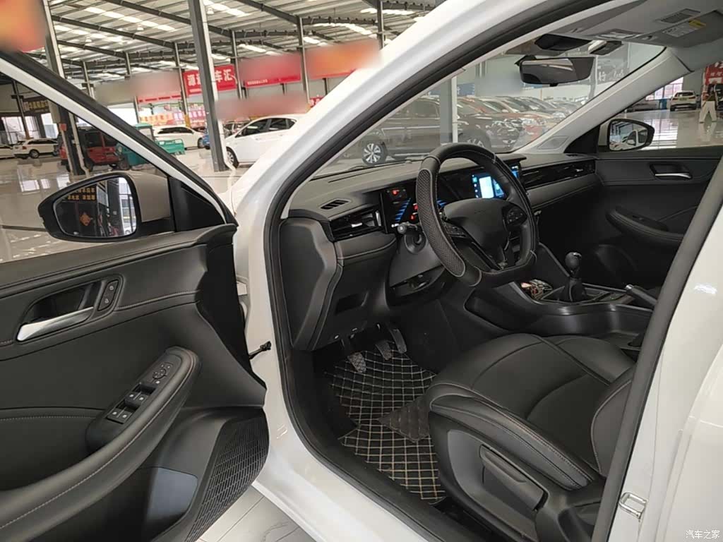 Roewe i5, 2025 16