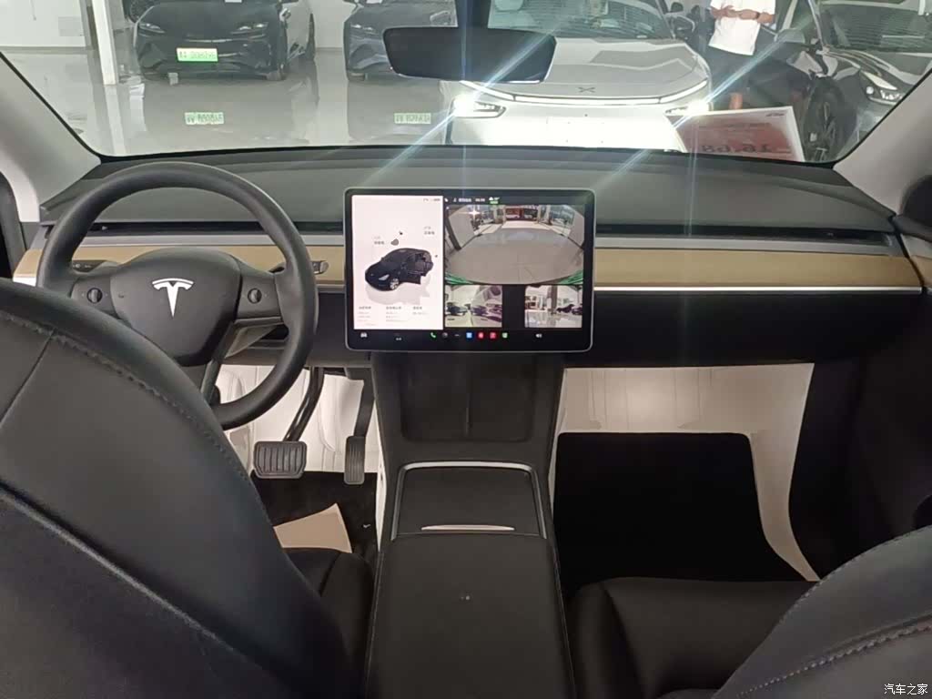 Tesla Model Y, 2023 10