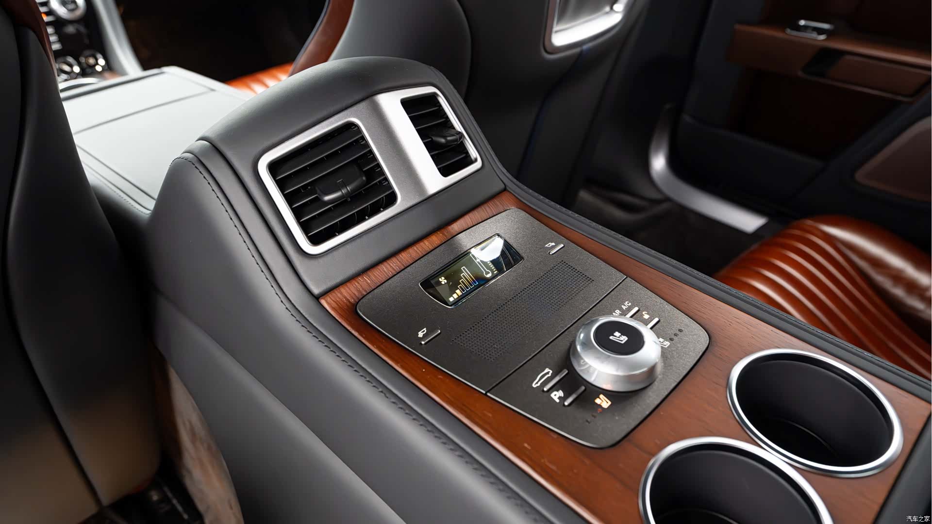 Aston Martin Rapide, 2013 15