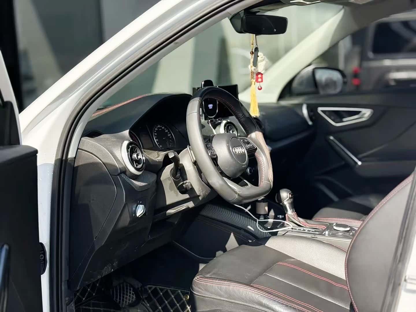 Audi Q2L, 2023 6