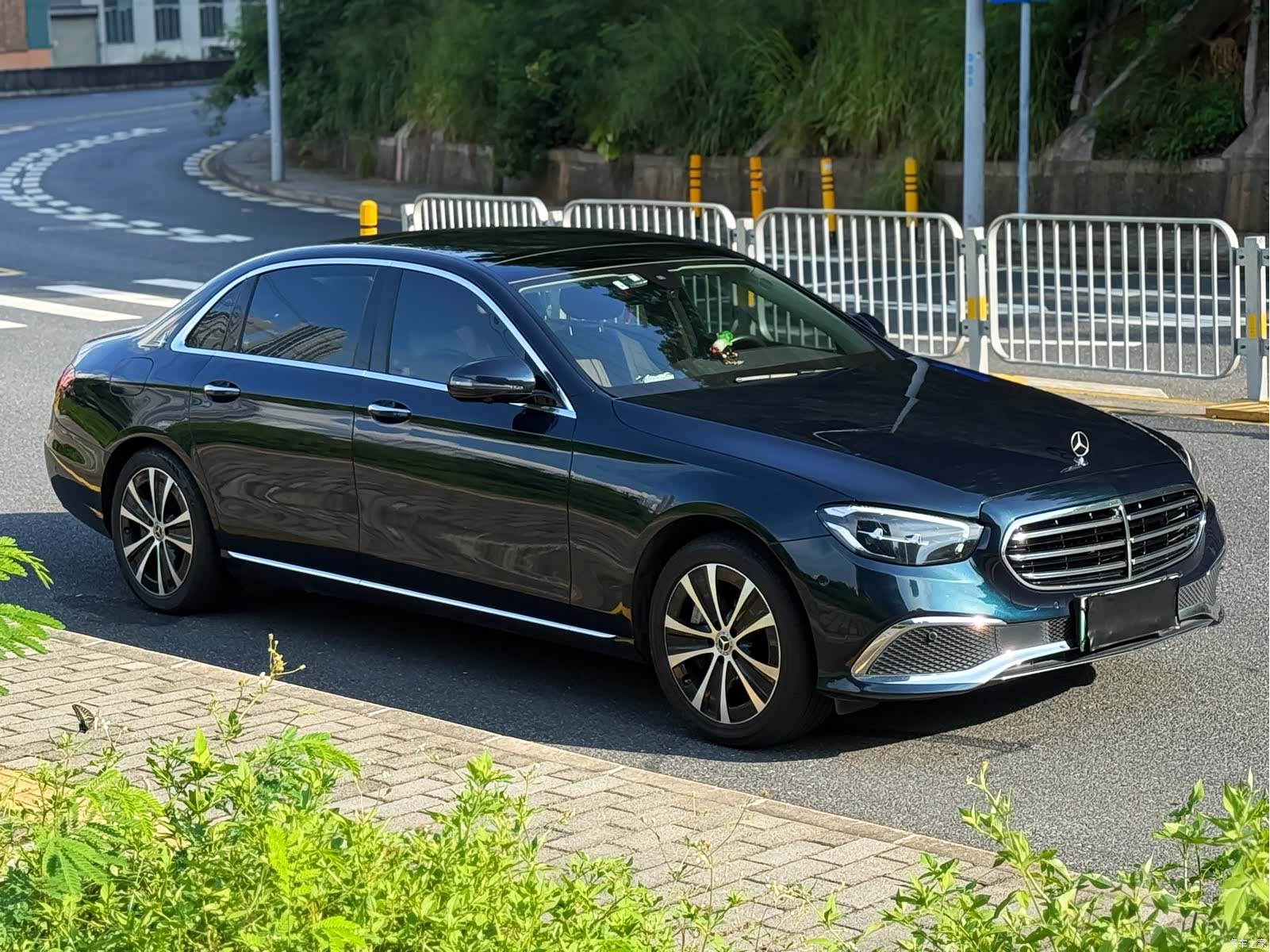 Mercedes-Benz E-Class, 2023 4