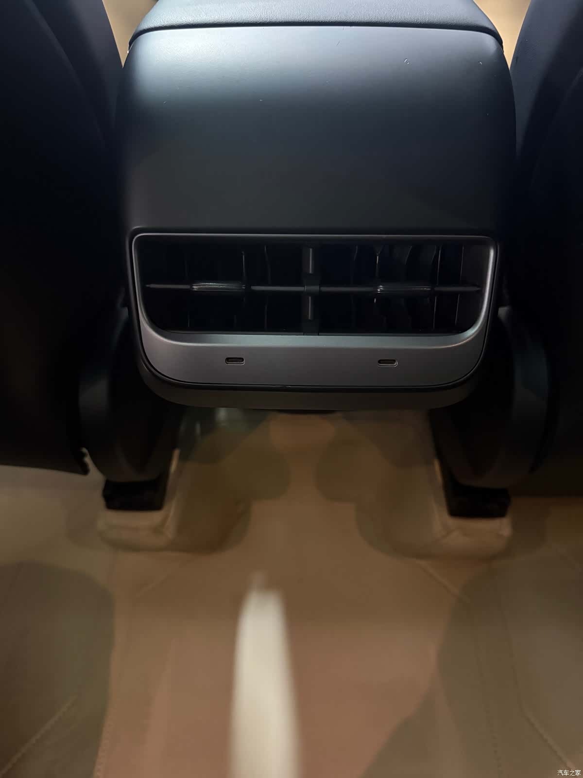 Tesla Model Y, 2023 9