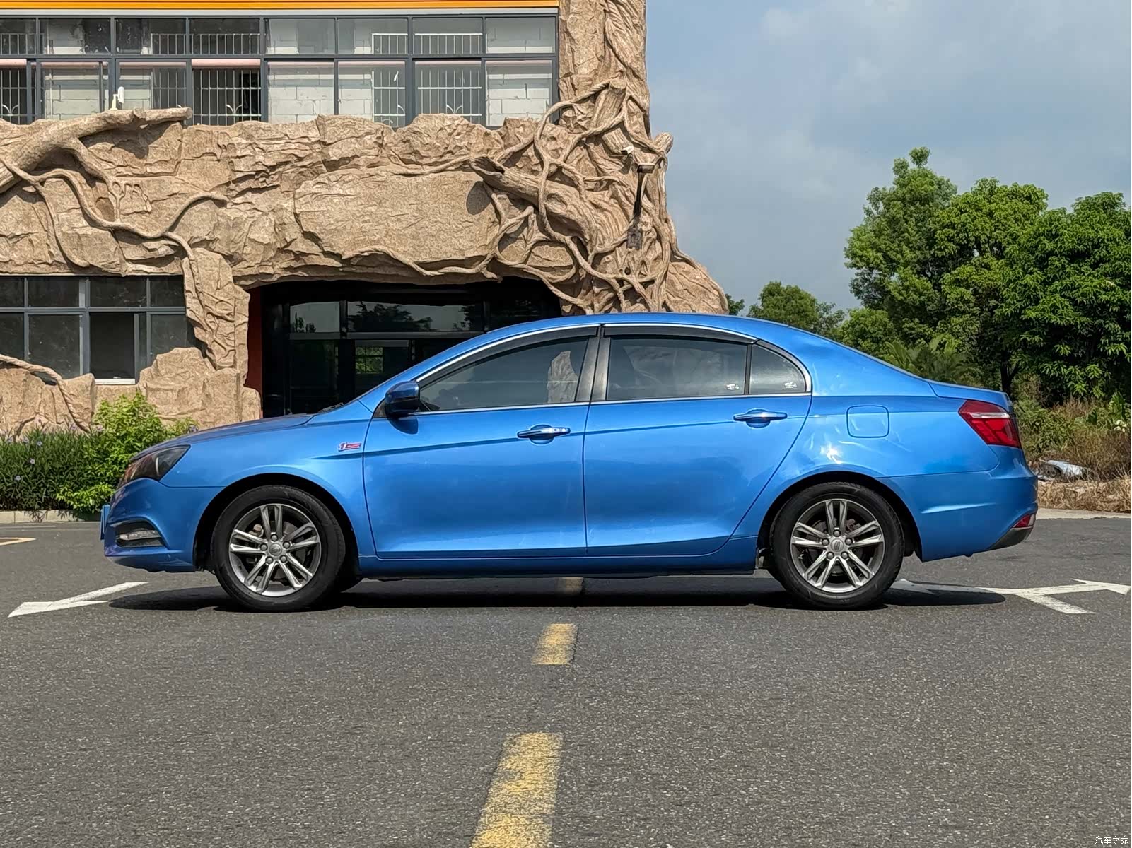 Geely Emgrand, 2017 4