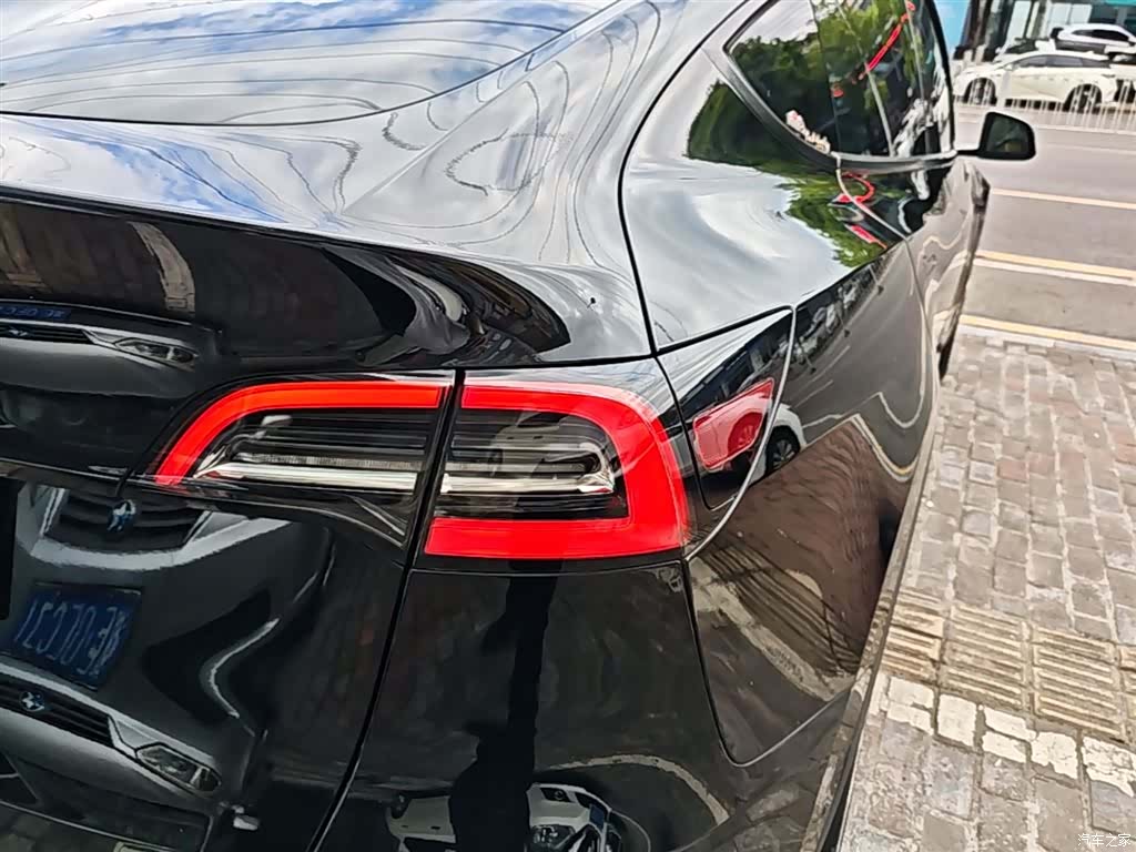 Tesla Model Y, 2023 8