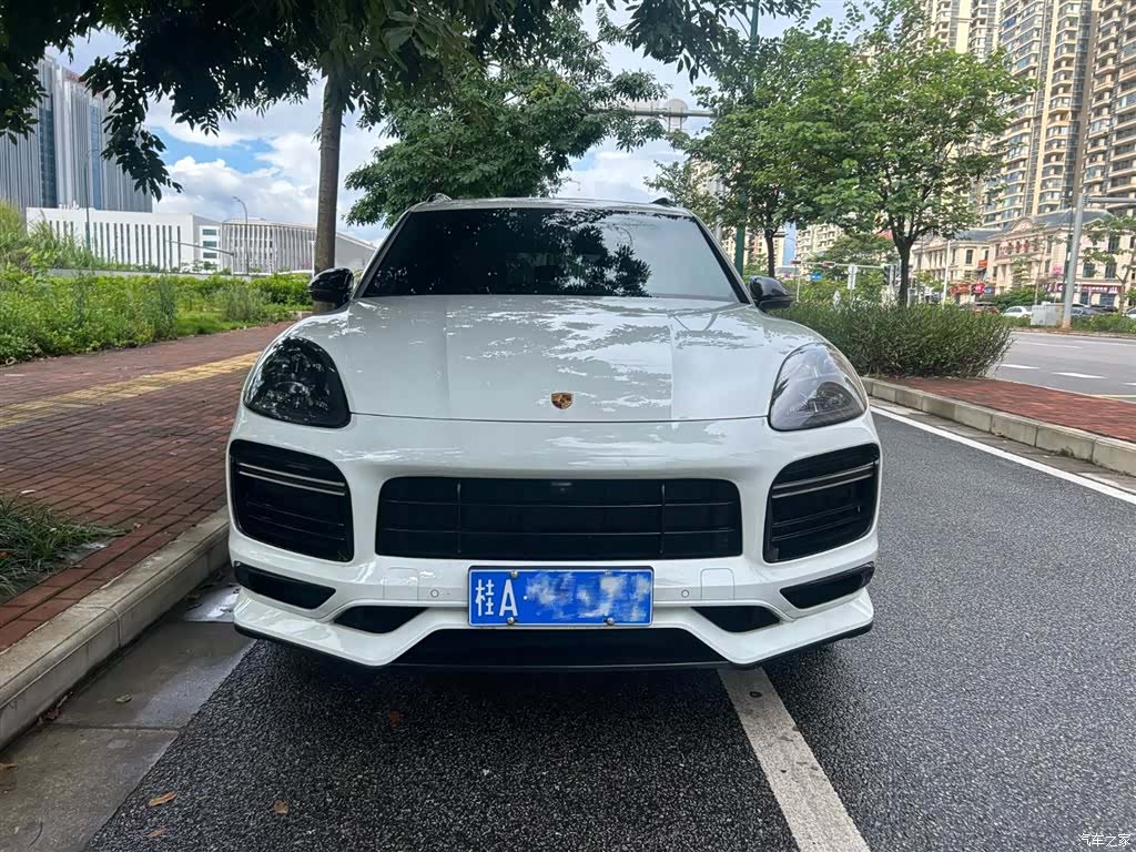 Porsche Cayenne, 2022 2