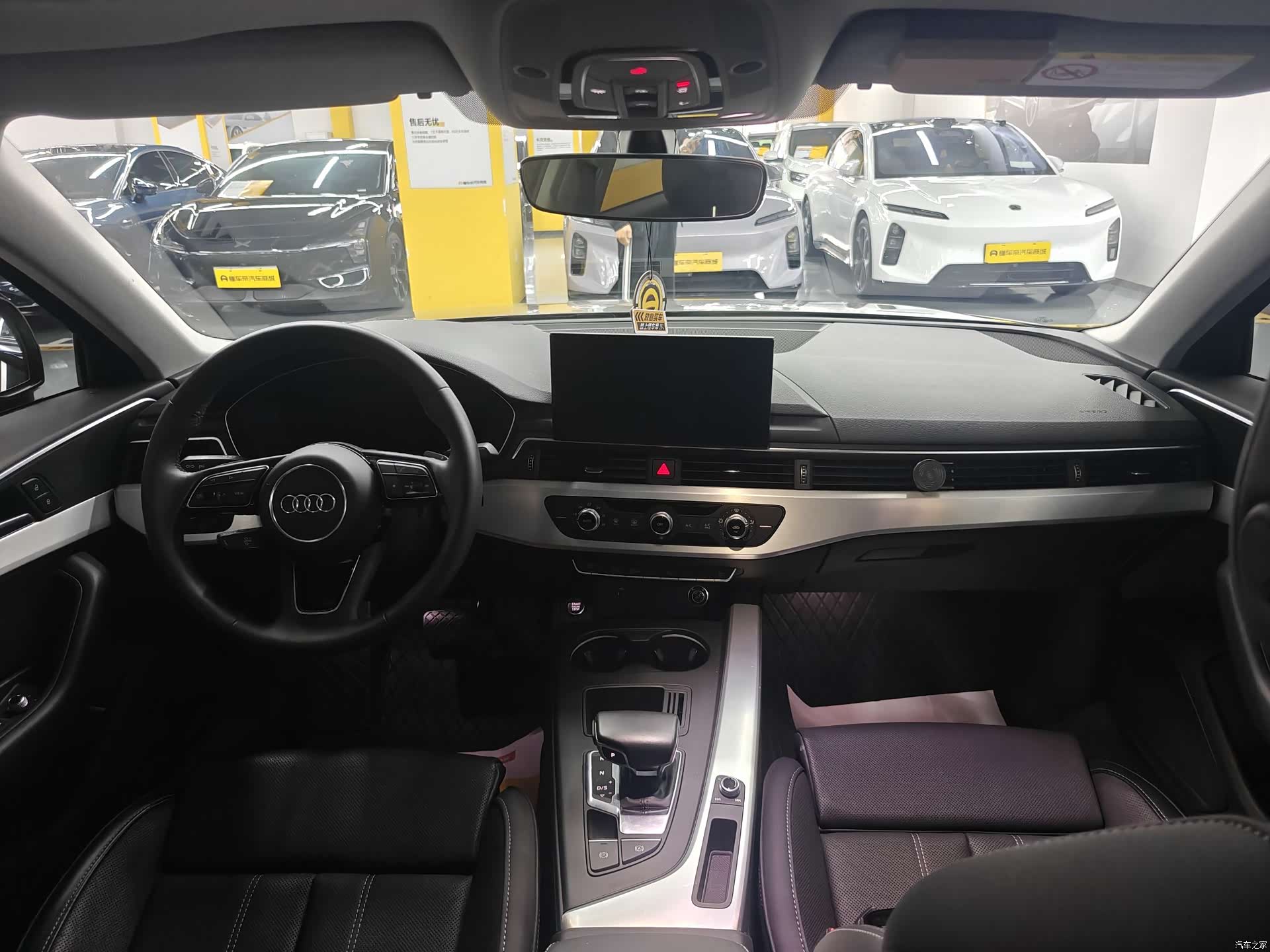 Audi A4L, 2023 все фото
