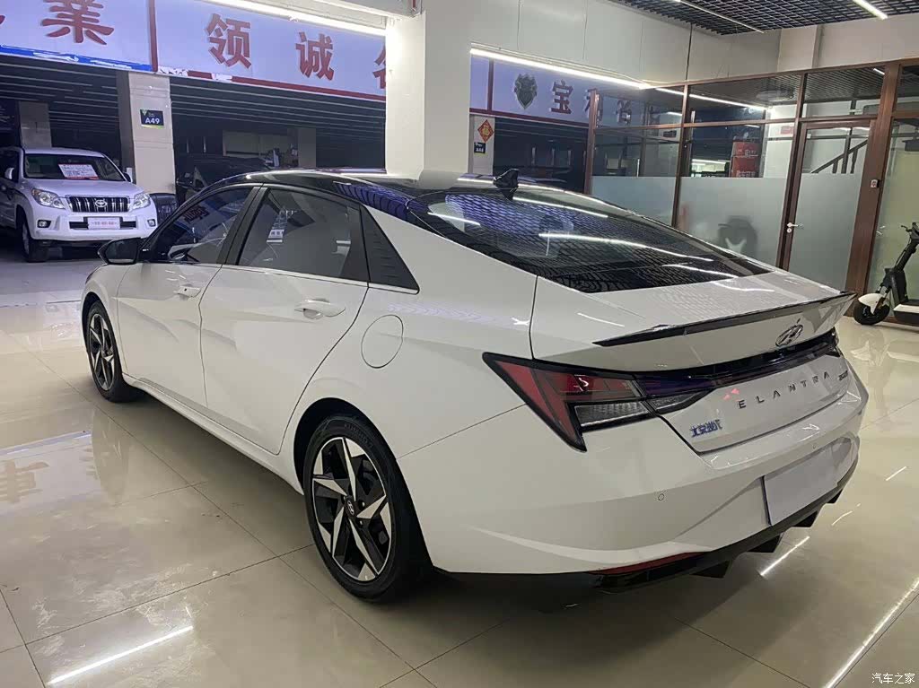 Hyundai Elantra, 2023 4