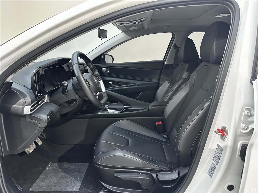 Hyundai Elantra, 2022 15